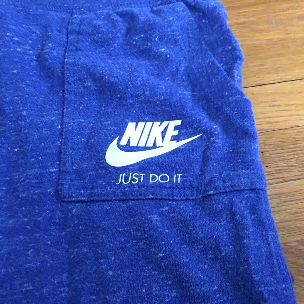 Nike Cropped sweatpants.
